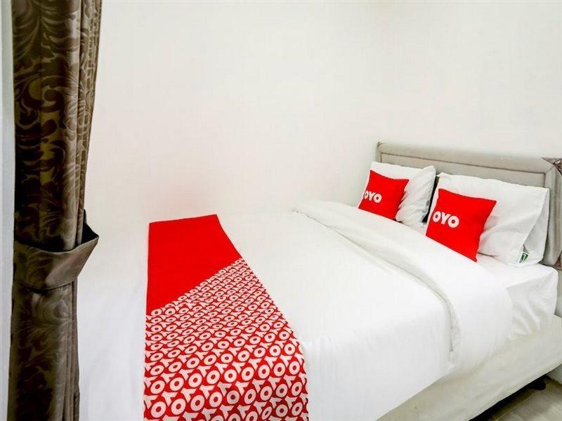 Jabusimo Syariah Redpartner Hotel Jakarta Kültér fotó