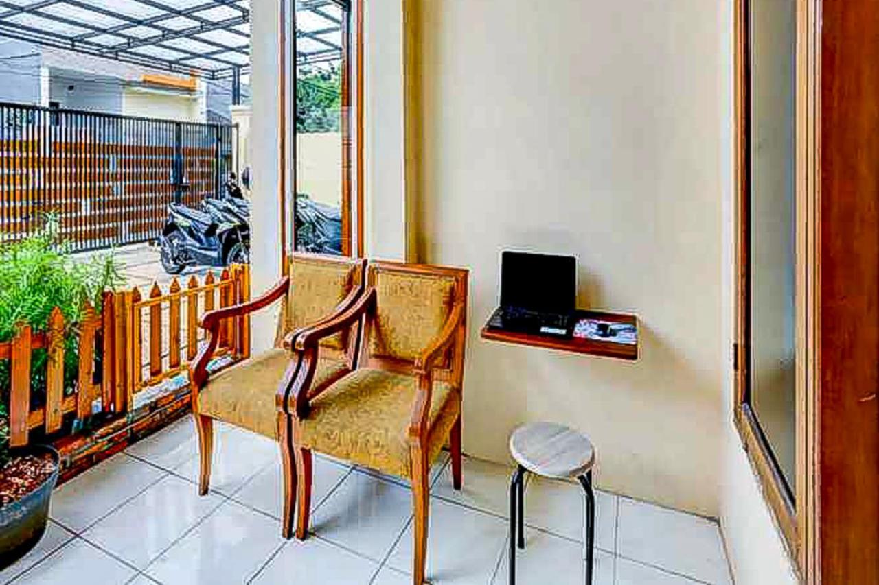Jabusimo Syariah Redpartner Hotel Jakarta Kültér fotó